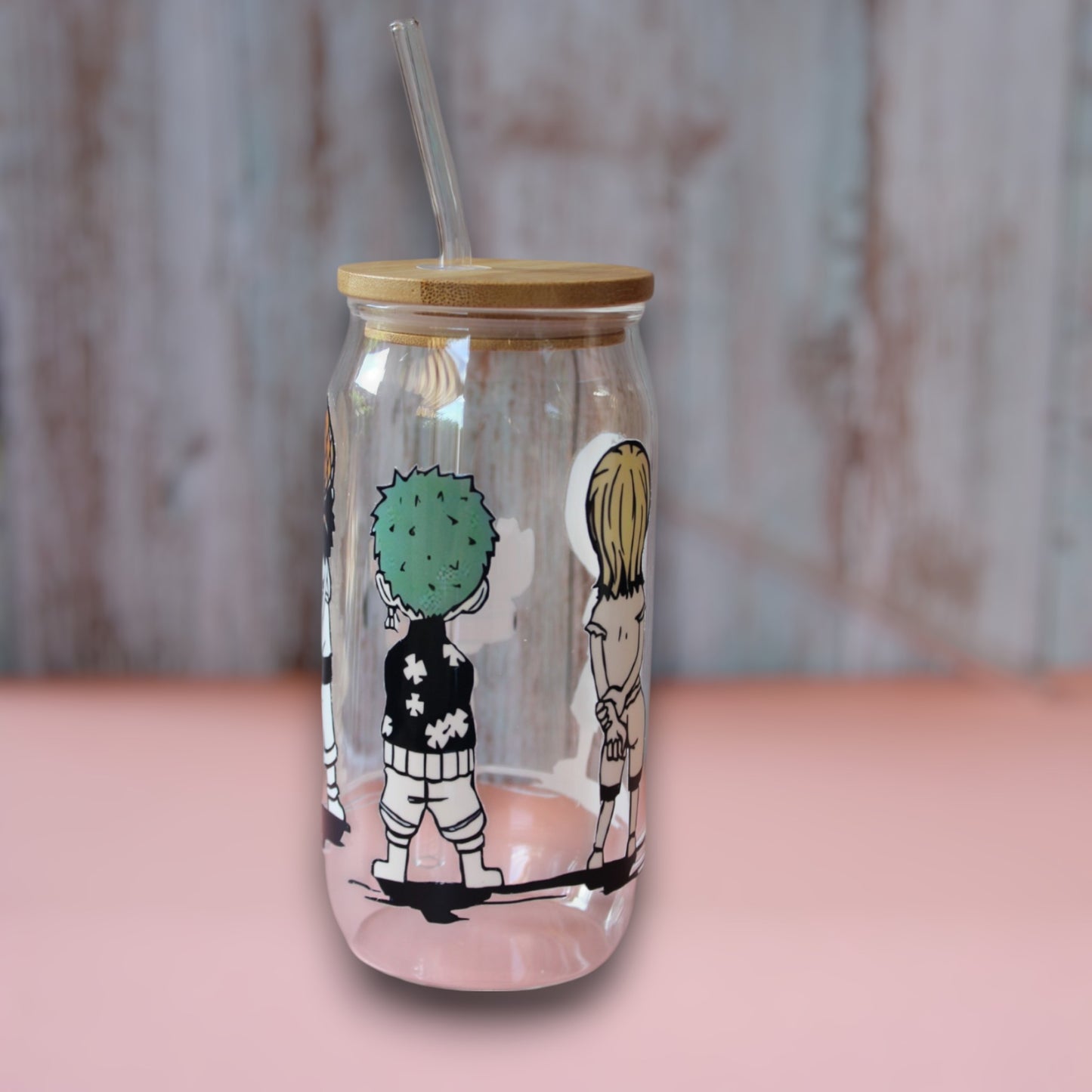 Trinkglas mit Bambus Deckel und Glasstrohhalm | Anime Trinkglas | One Piece Trinkglas | Trinkbecher | Zorro | Ruffy | Klar | 560ml | 18 uz.