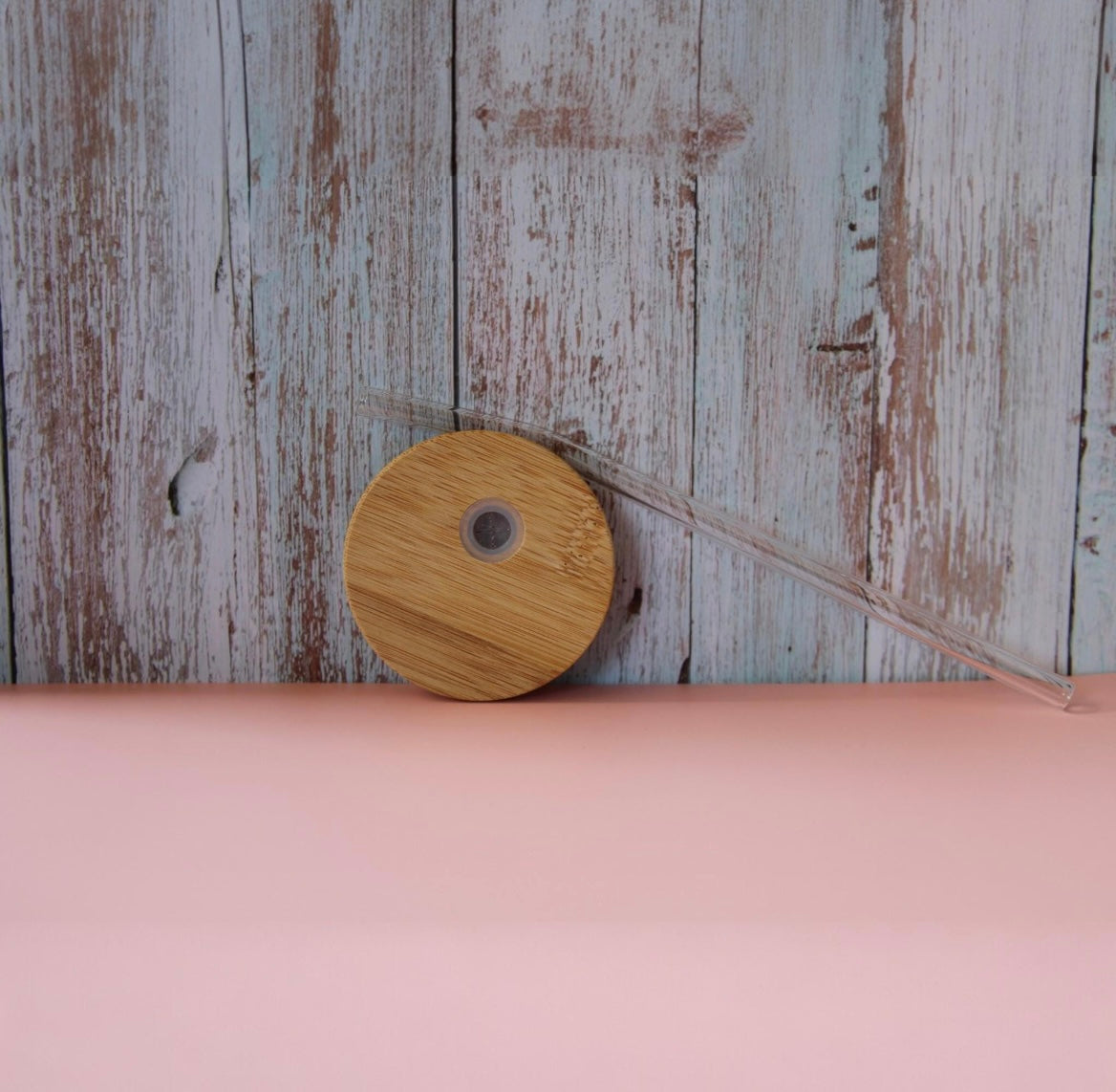 Trinkglas mit Bambus Deckel und Glasstrohhalm | Anime Trinkglas |  Demon Slayer Trinkglas | Trinkbecher | Nezuko| Tanjiro | 560ml | 18 uz.