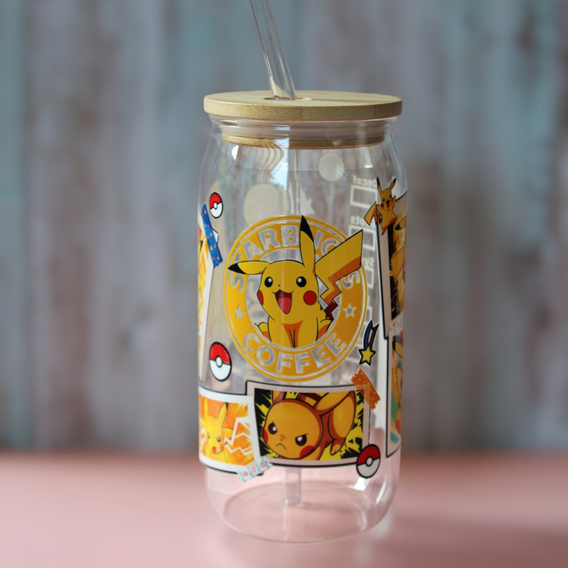 Trinkglas mit Bambus Deckel und Glasstrohhalm | Anime Trinkglas | Pokémon Trinkglas | Pikachu | Bisasam| Glumanda| Pokémon | 560ml | 18 uz.
