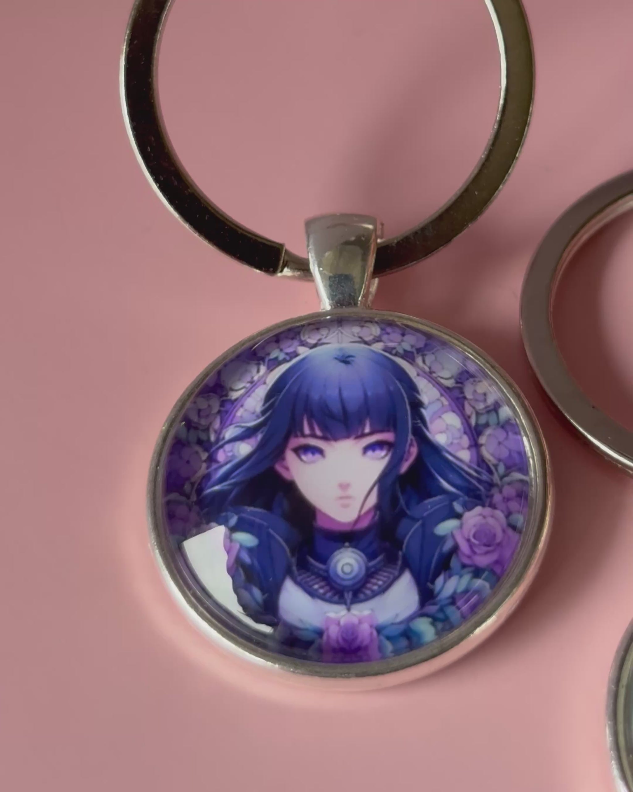 Naruto Anime-Schlüsselanhänger mit rundem Motiv und silbernem Metallanhänger