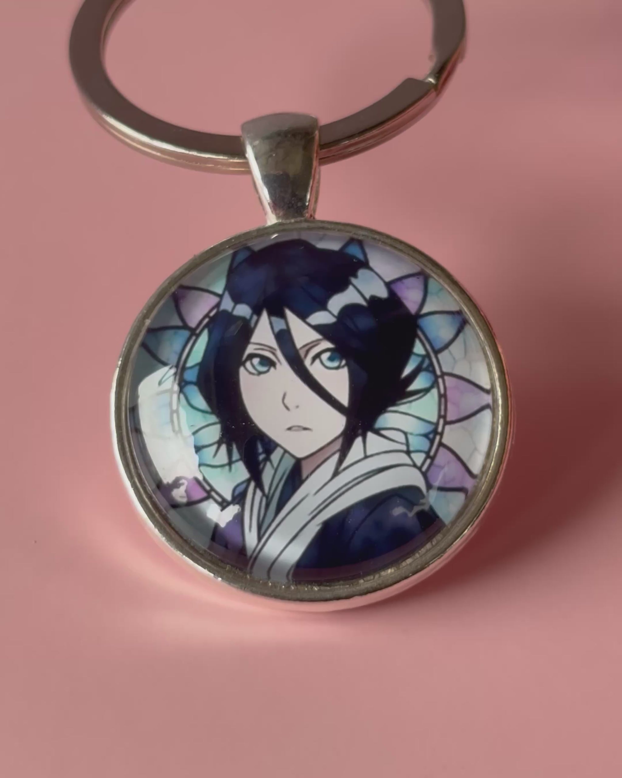 Bleach Anime-Schlüsselanhänger mit rundem Motiv und silbernem Metallanhänger