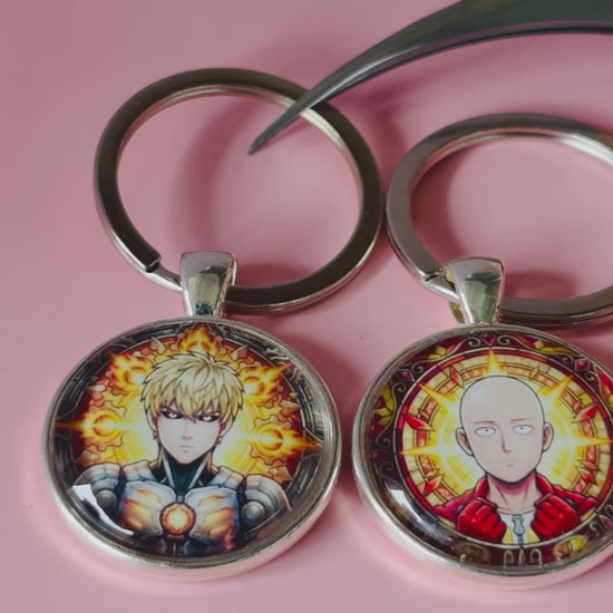 One Punch Man Anime-Schlüsselanhänger mit rundem Motiv und silbernem Metallanhänger