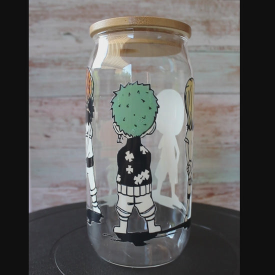 Trinkglas mit Bambus Deckel und Glasstrohhalm | Anime Trinkglas | One Piece Trinkglas | Trinkbecher | Zorro | Ruffy | Klar | 560ml | 18 uz.